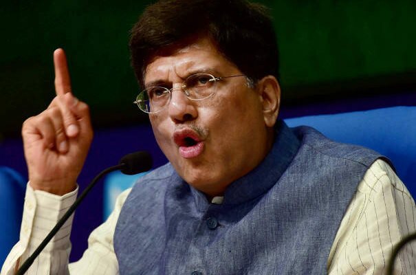 48 Hours Deadline – Goyal warns Catering Staff about Overcharge & Tips practices.